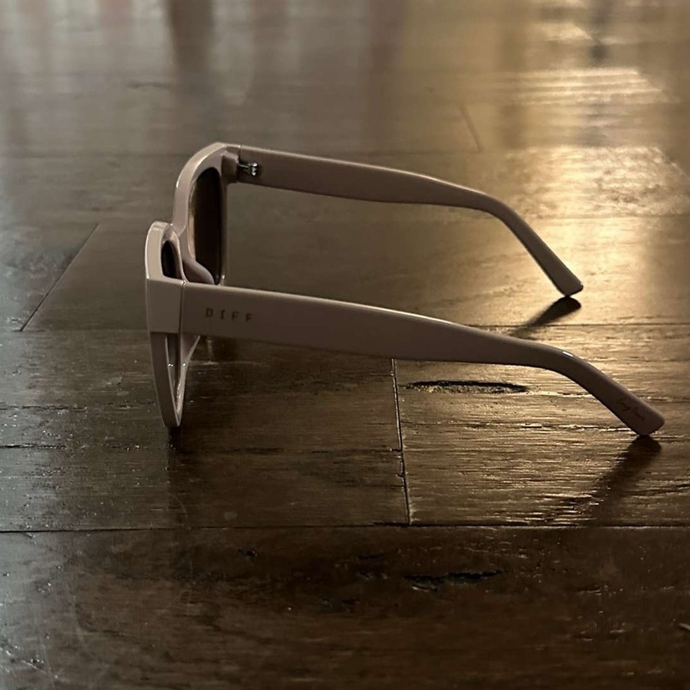 DIFF-EMILY FAUVER - GOOSE -NUDE/BROWN GRADIENT-POLARIZED SUNGLASSES-New - Picture 8 of 11